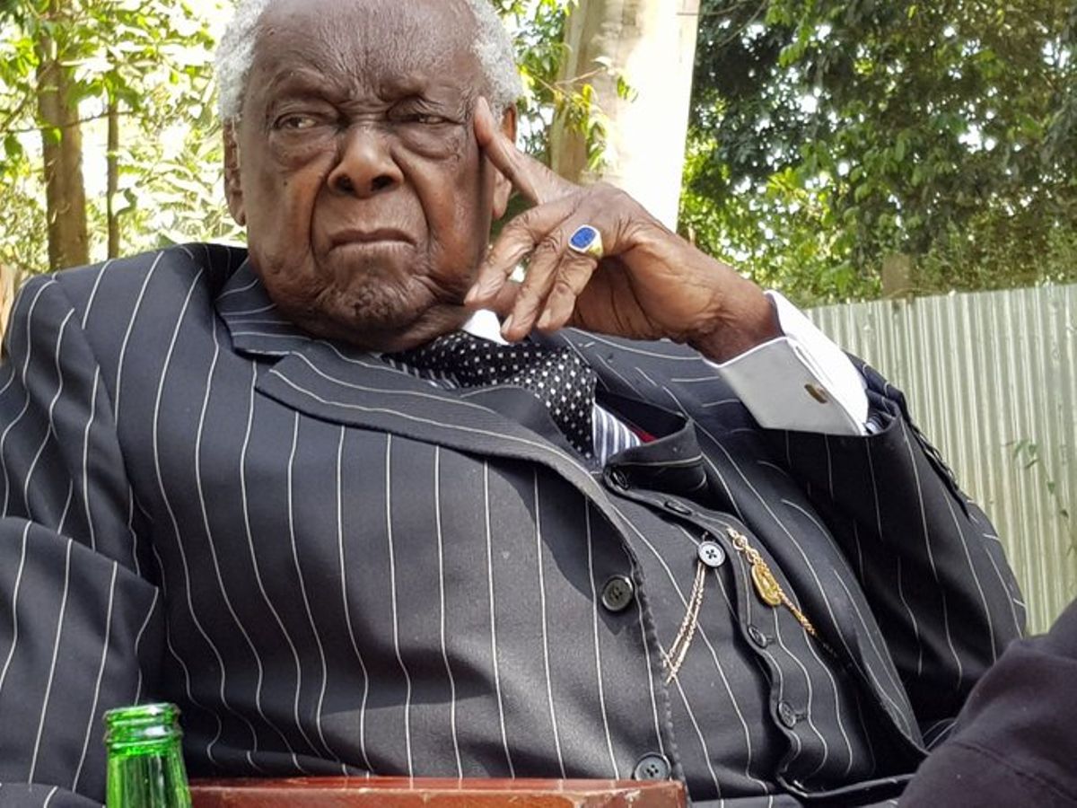Charles Njonjo Kenyan billionaire with five suits one pair of shoes no MPesa undercoverafrica.com CHARLSE NJONJO DIES AT 101, BODY CREMATED