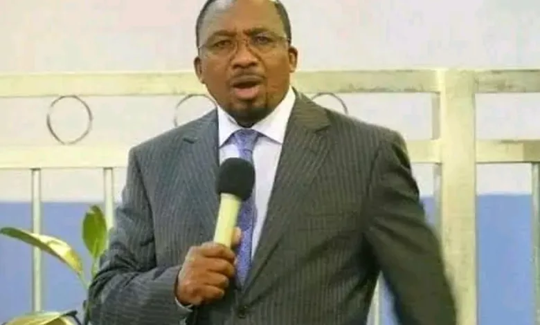 "500 shillings pelekea waganga!" Angry Pastor Ng'ang'a tell followers